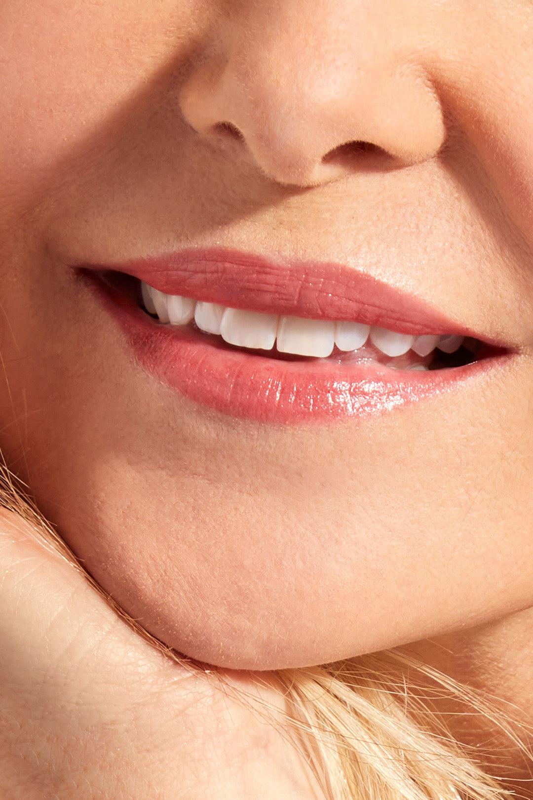 UNIVERSAL LOVE LIPSTICK - SCENT BEAUTY