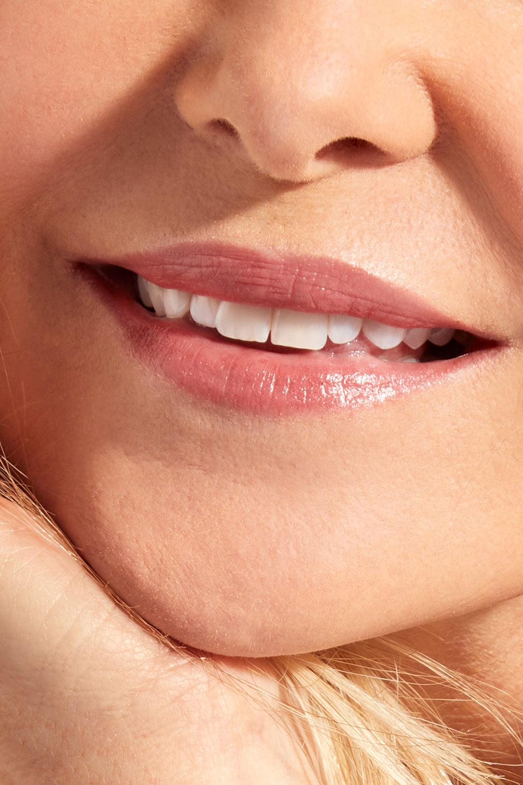 UNIVERSAL LOVE LIPSTICK - SCENT BEAUTY