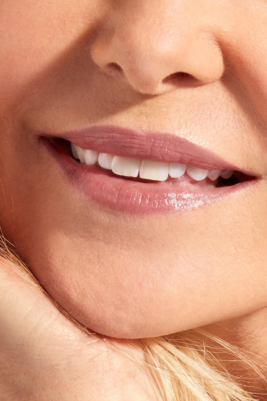 UNIVERSAL LOVE LIPSTICK - SCENT BEAUTY